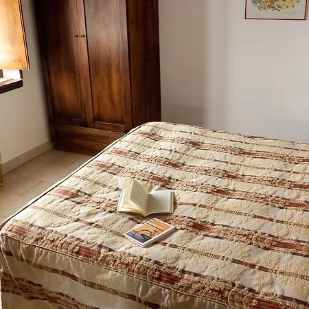 La Rosa Nel Bicchiere