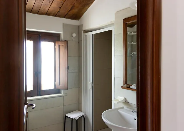 乡村民宿 玻璃杯中的玫瑰乡村民宿 *