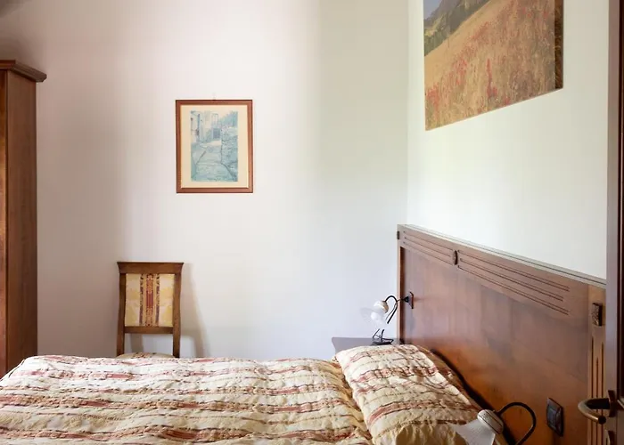 玻璃杯中的玫瑰乡村民宿 乡村民宿