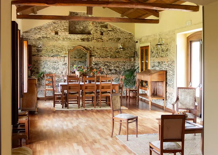 乡村民宿 玻璃杯中的玫瑰乡村民宿