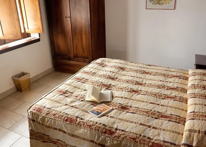 玻璃杯中的玫瑰乡村民宿