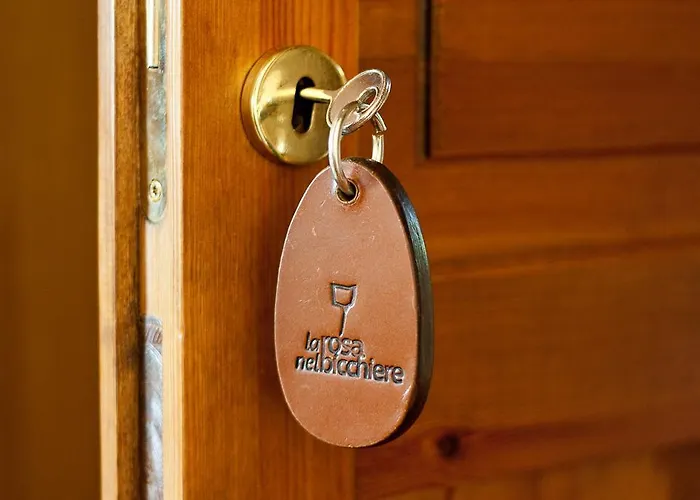 乡村民宿 玻璃杯中的玫瑰乡村民宿