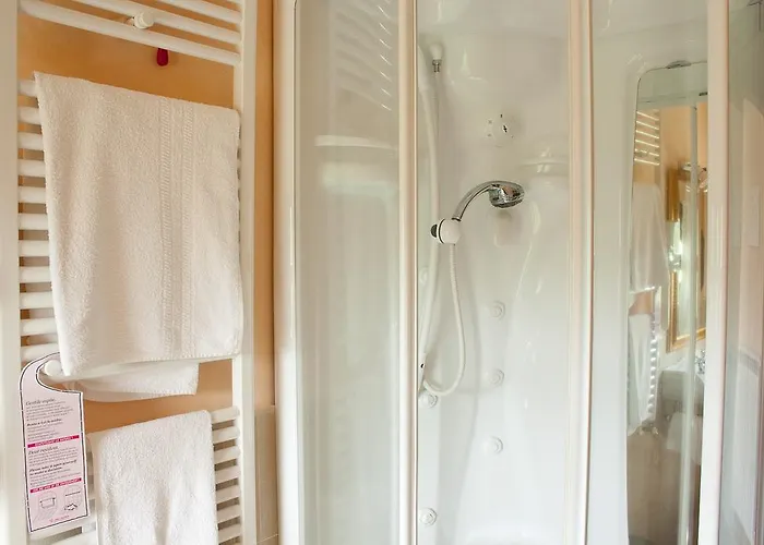 乡村民宿 玻璃杯中的玫瑰乡村民宿 *